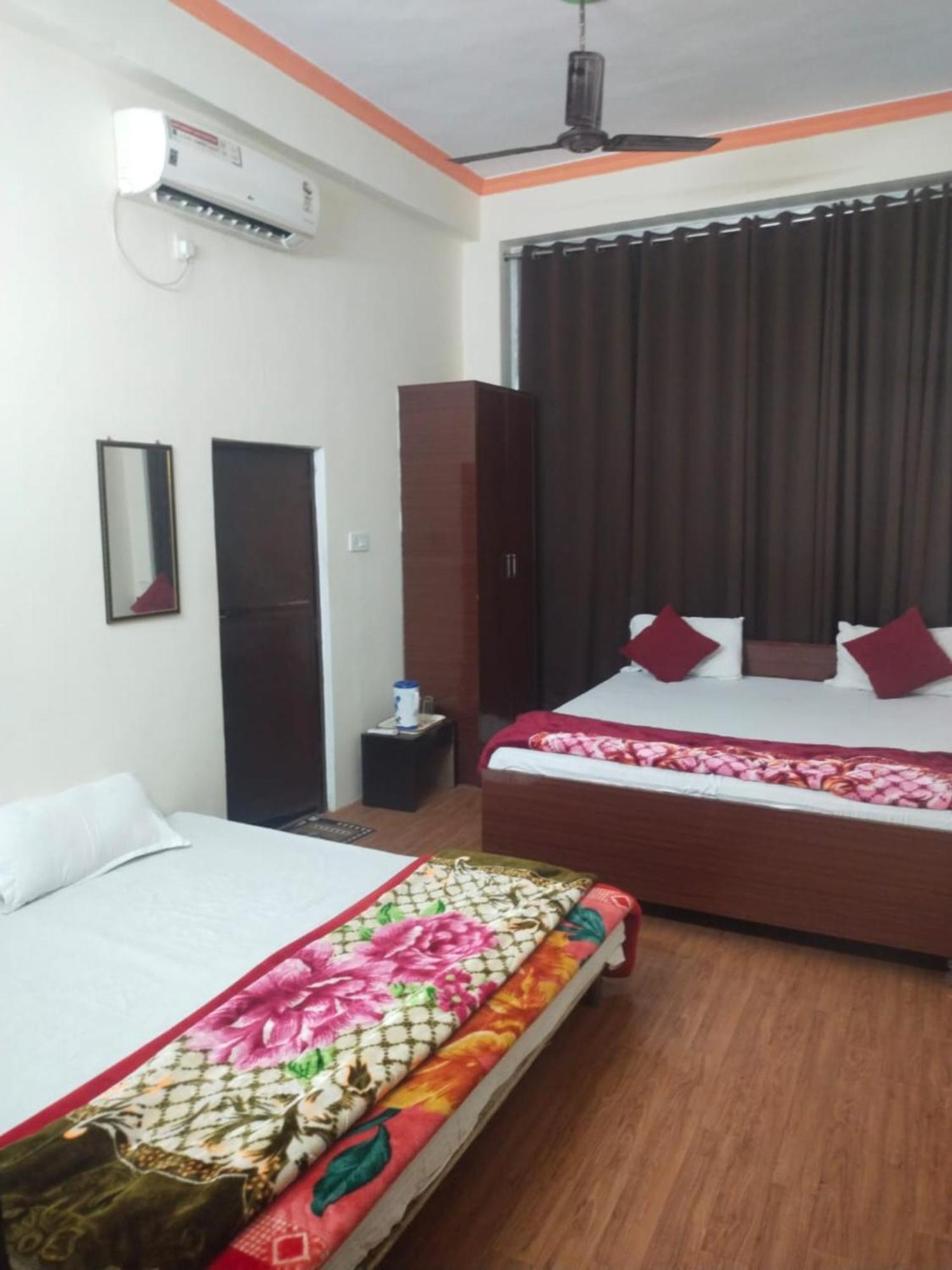 Paradise Perfect Location - Parking Facilities 3* Varanasi