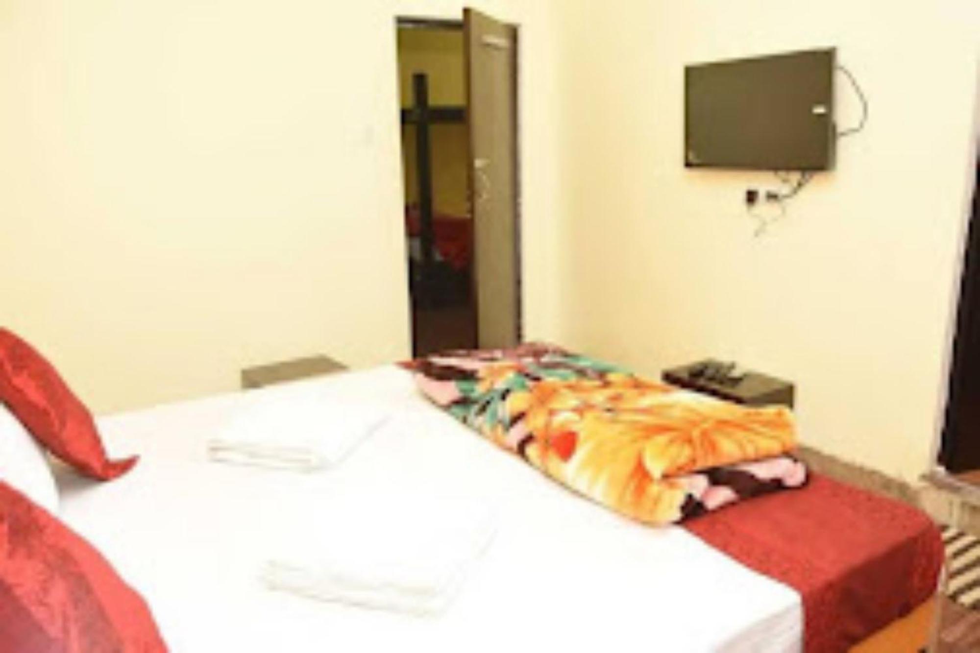 Hotel Paradise Perfect Location - Parking Facilities