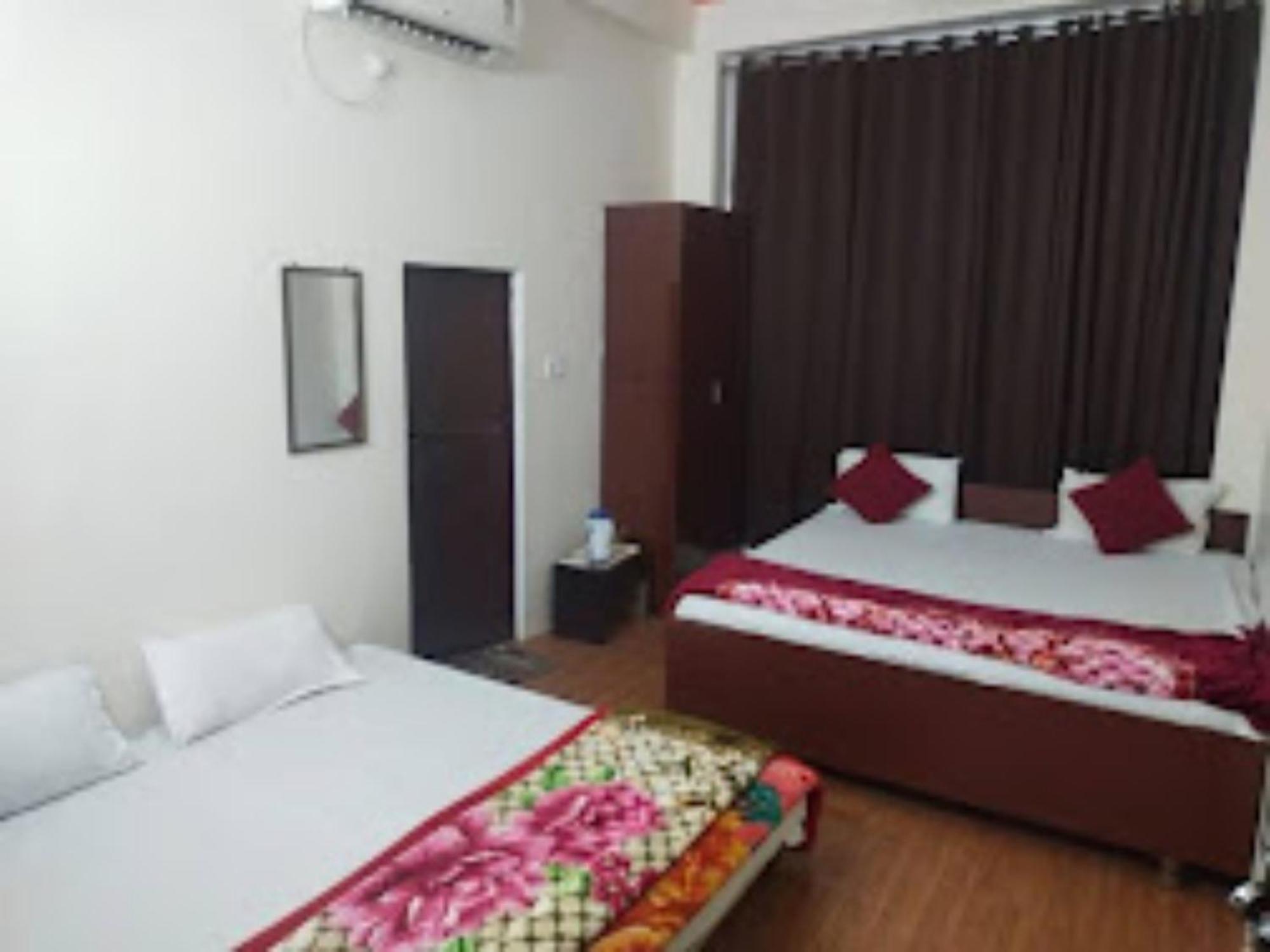 Paradise Perfect Location - Parking Facilities 3* Varanasi